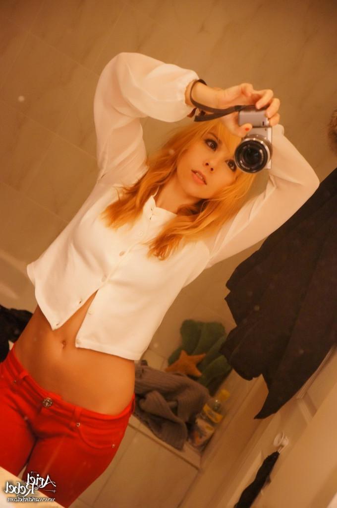 16P Cute amateur teen selfshots