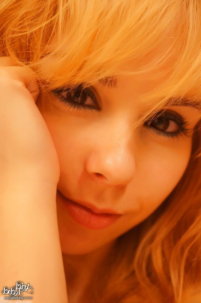 16P Cute amateur teen selfshots