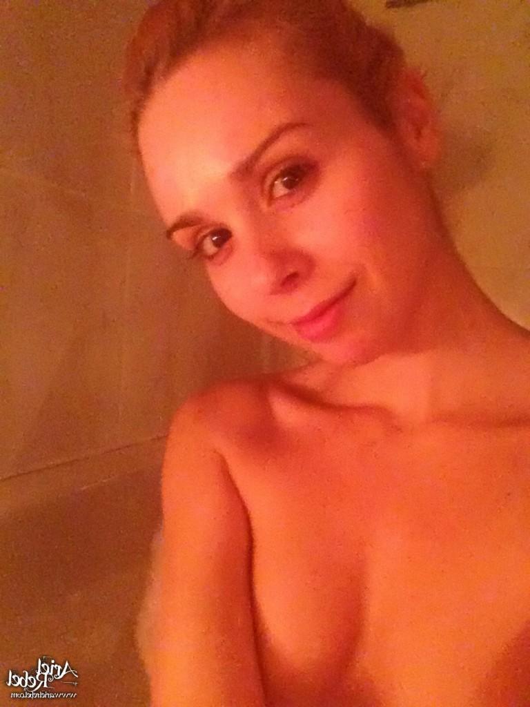 16P Cute amateur teen selfshots in bath
