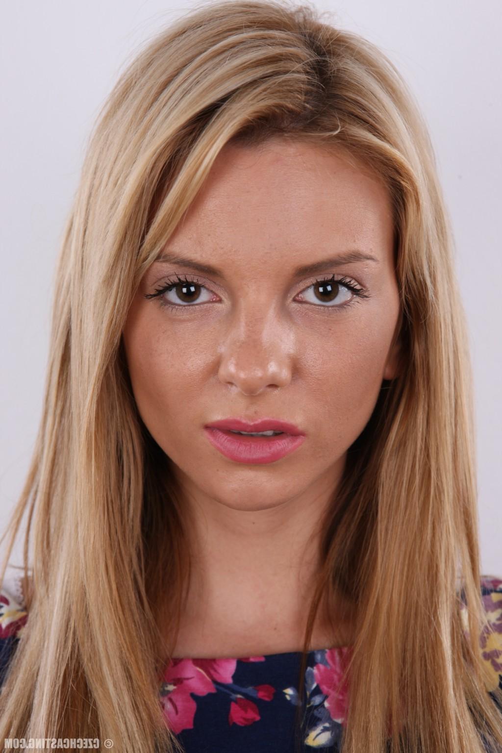 16P Czech Casting Anastasia 2734