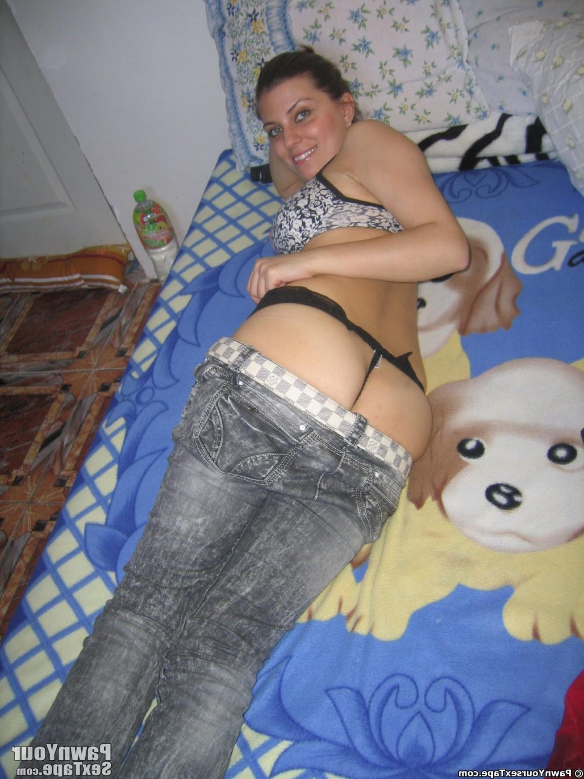 15P Big tits and a thunderous pussy make this babe a hottie