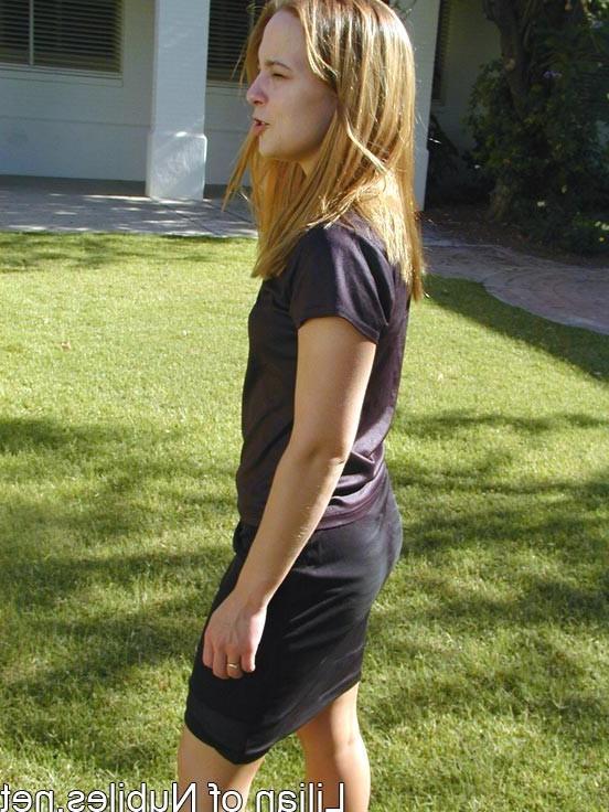 15P Amateur teen plays with pussy outside