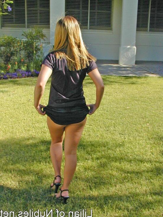 15P Amateur teen plays with pussy outside