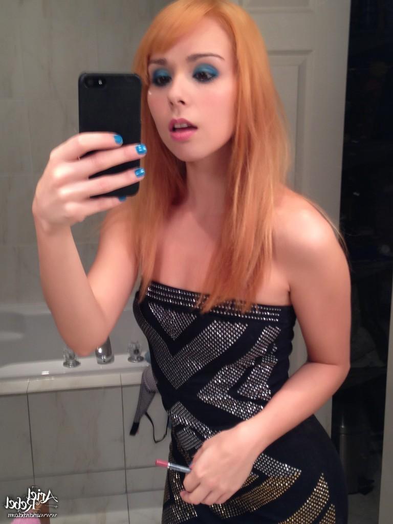 16P Cute amateur teen selfshots