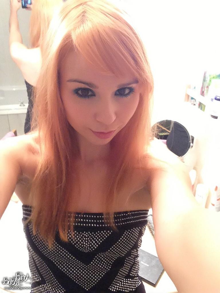 16P Cute amateur teen selfshots
