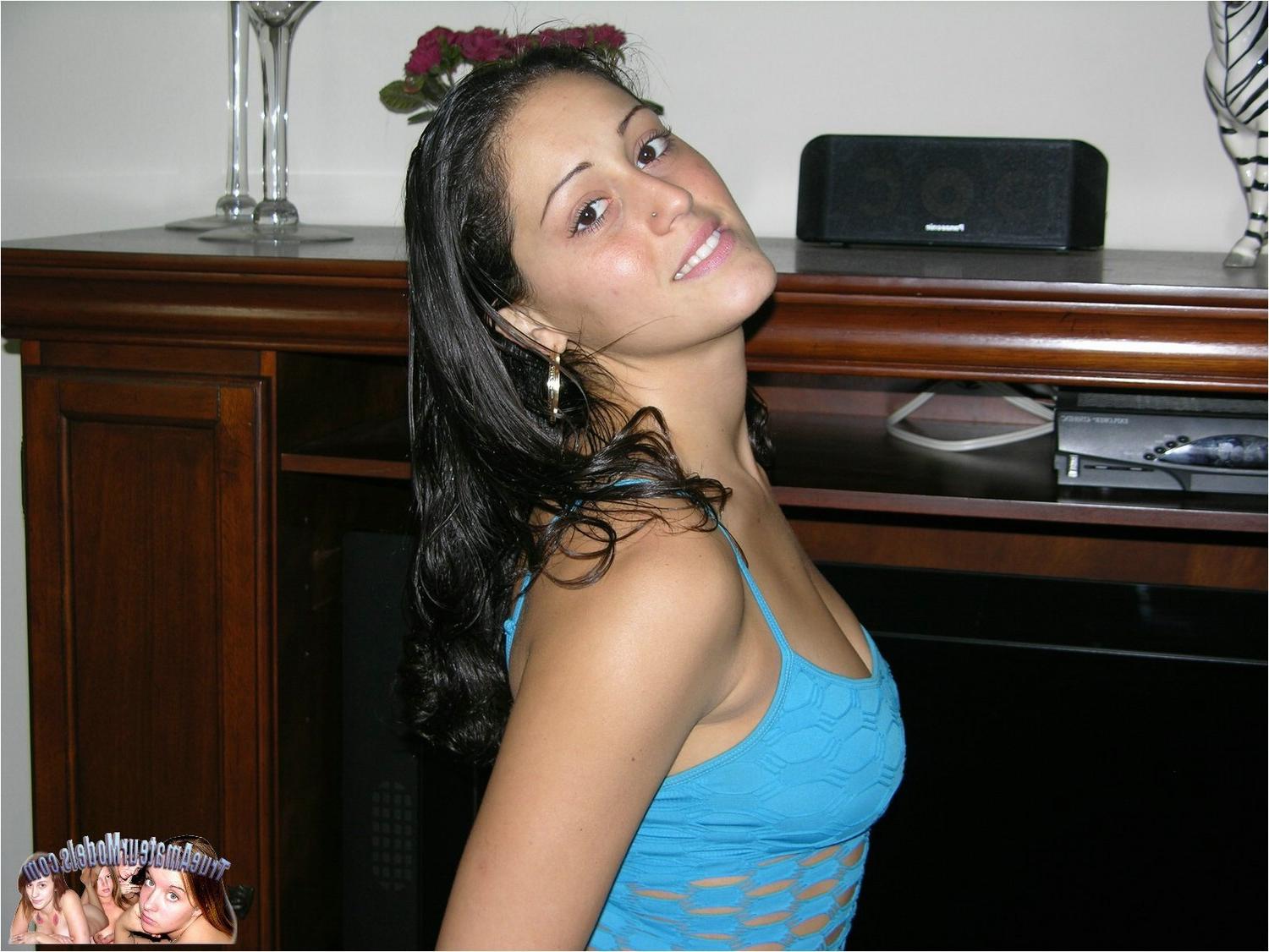 10P Nude Hispanic Amateur Teen Spreads - Melina