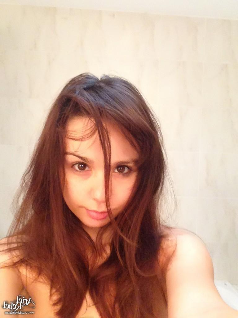 16P Cute amateur teen selfshots
