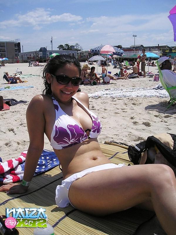 12P Sexy asian babe with perfect hot body show her pussy