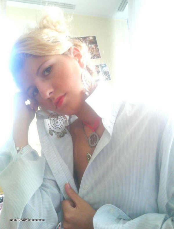 16P Naughty amateur teen in sexy lingerie