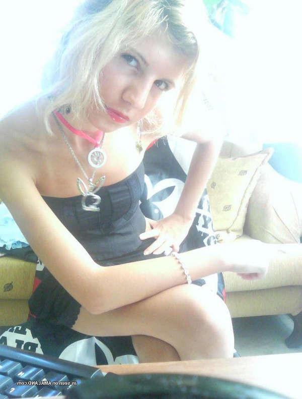 16P Naughty amateur teen in sexy lingerie