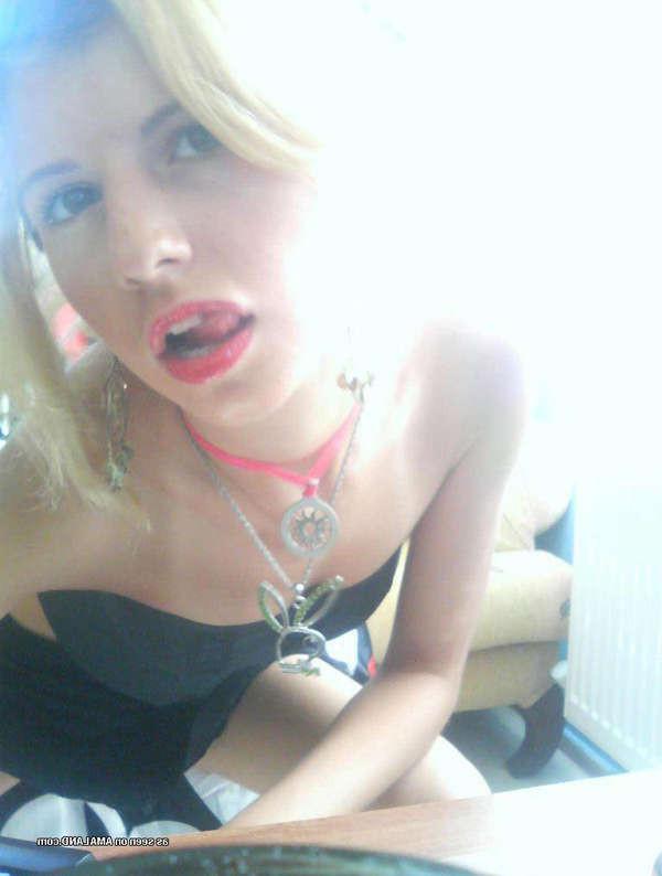 16P Naughty amateur teen in sexy lingerie