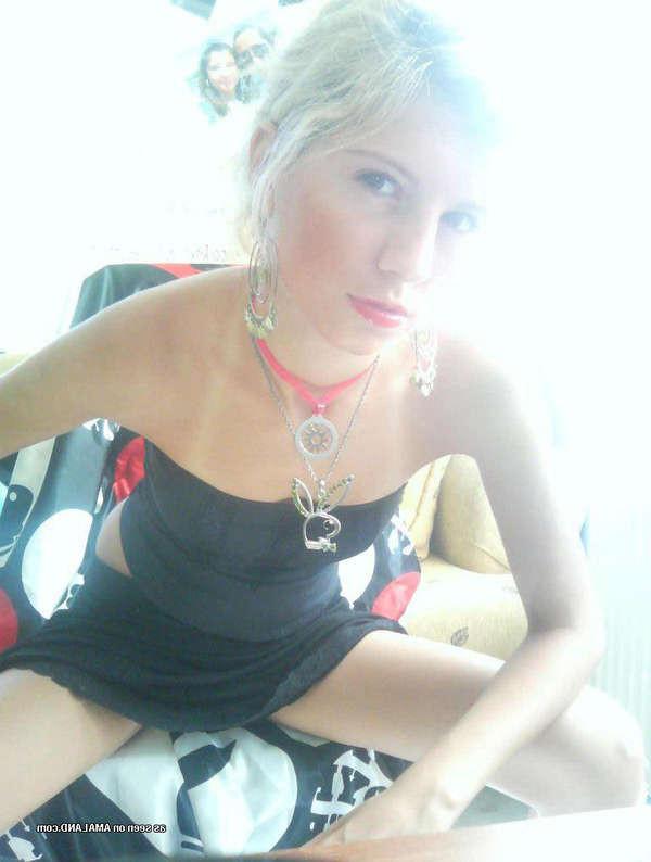 16P Naughty amateur teen in sexy lingerie