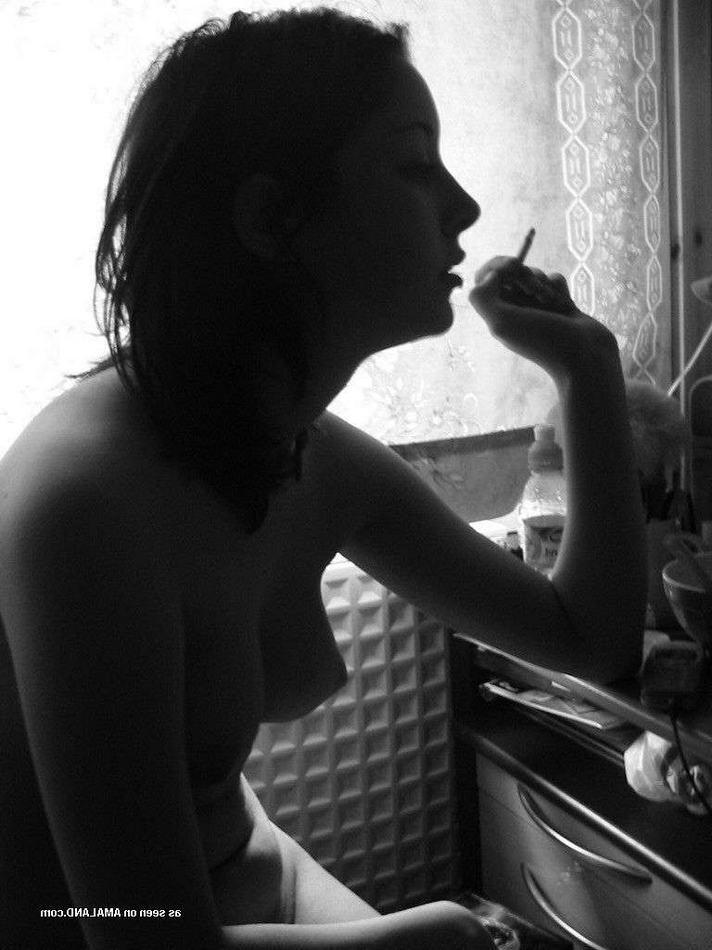 15P Amateur teen girlfriend in candid homemade bathroom snapshots