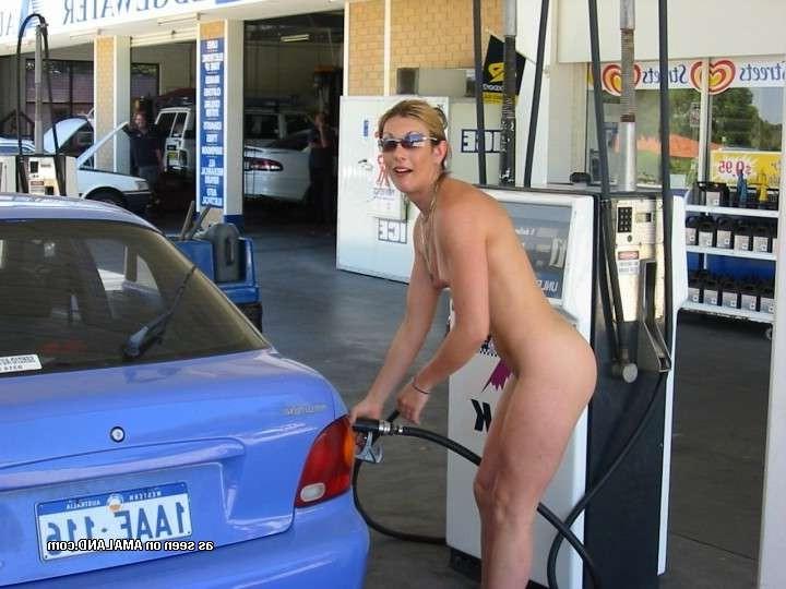 15P Amateur teen girlfriends pose naked in public in homemade photos