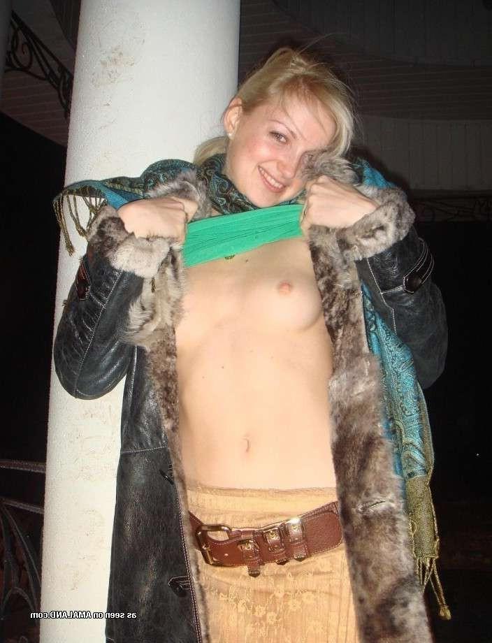 15P Amateur teen girlfriends pose naked in public in homemade photos