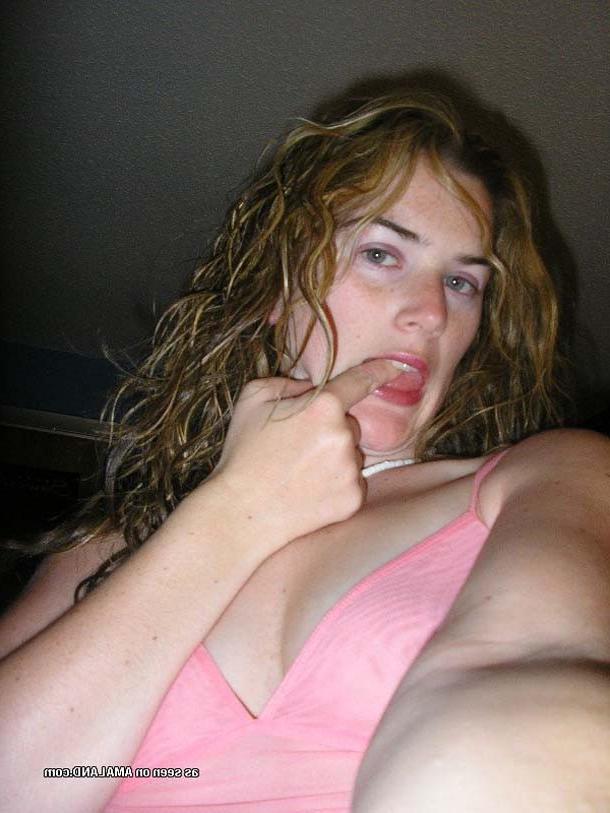 15P Amateur MILF camwhoring