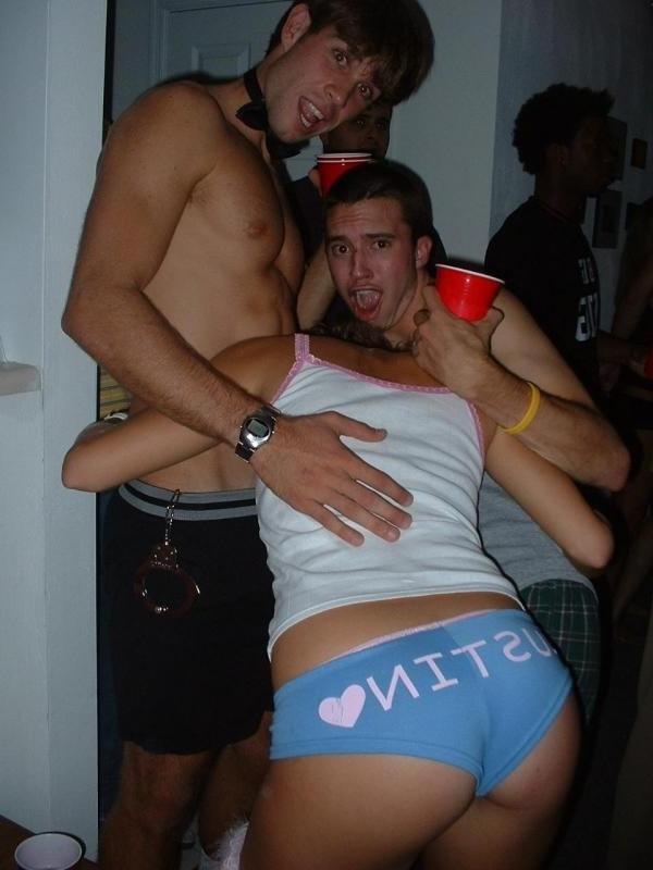 14P Homemade drunk amateur teen college girls flashing