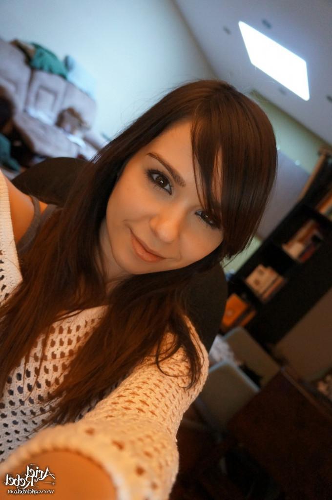 4P Cute amateur teen selfshots