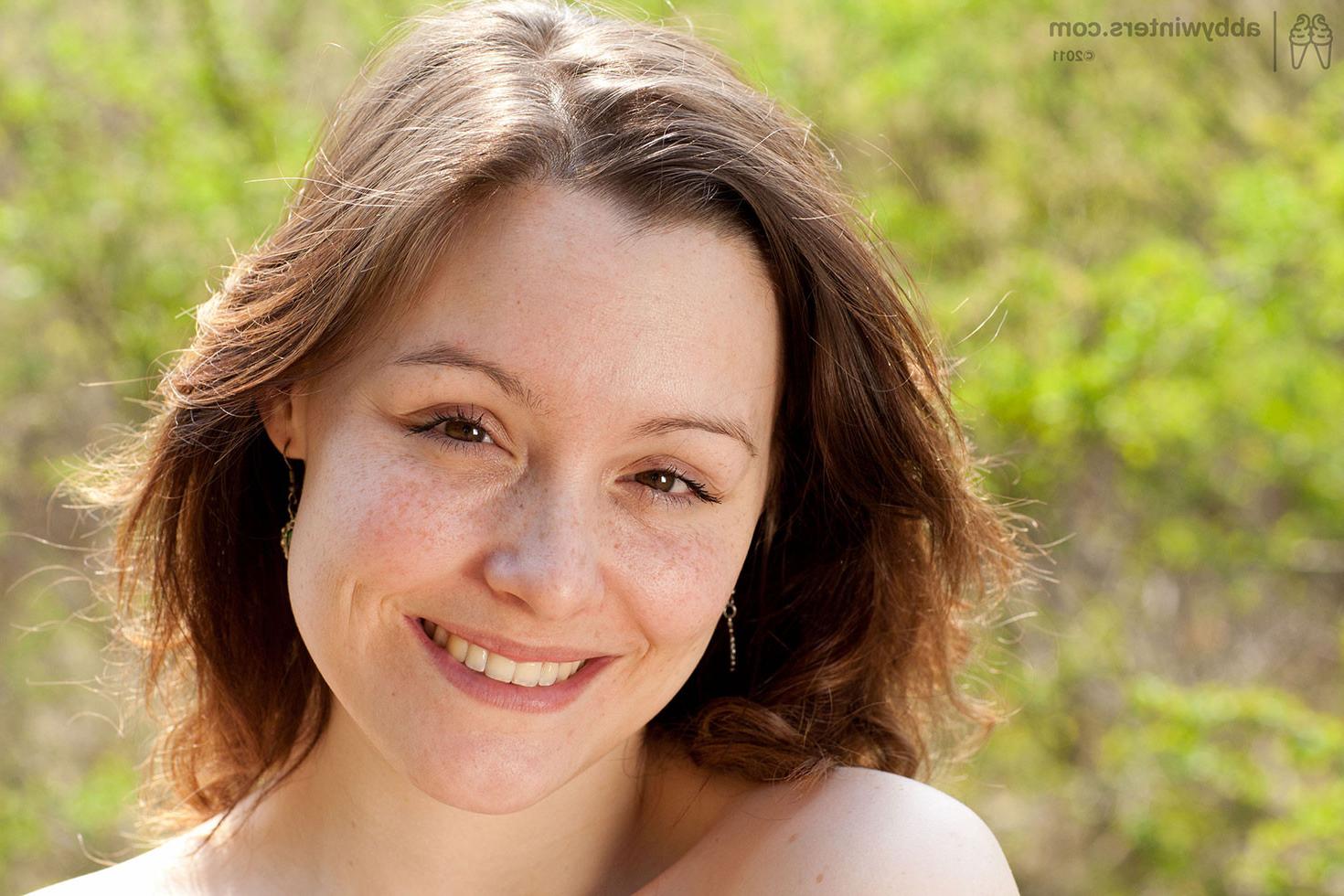 15P Cute natural amateur teen showing her pussy
