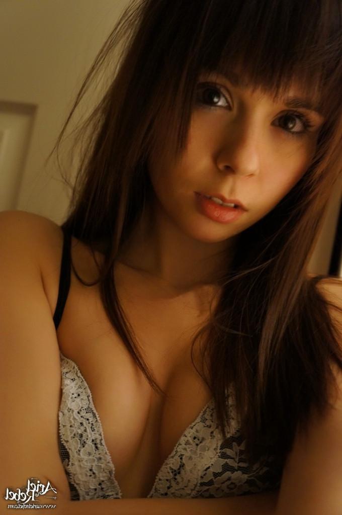 16P Cute amateur teen selfshots