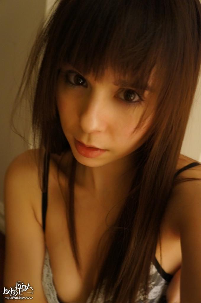 16P Cute amateur teen selfshots