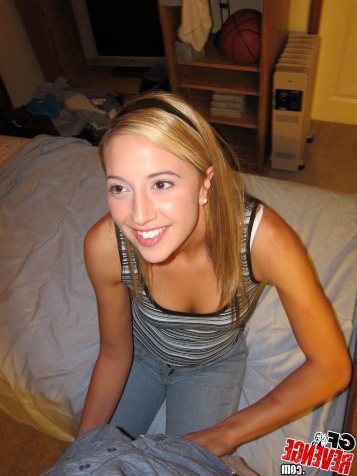 15P Homemade pics of amateur teen girlfriends stripping and fucking