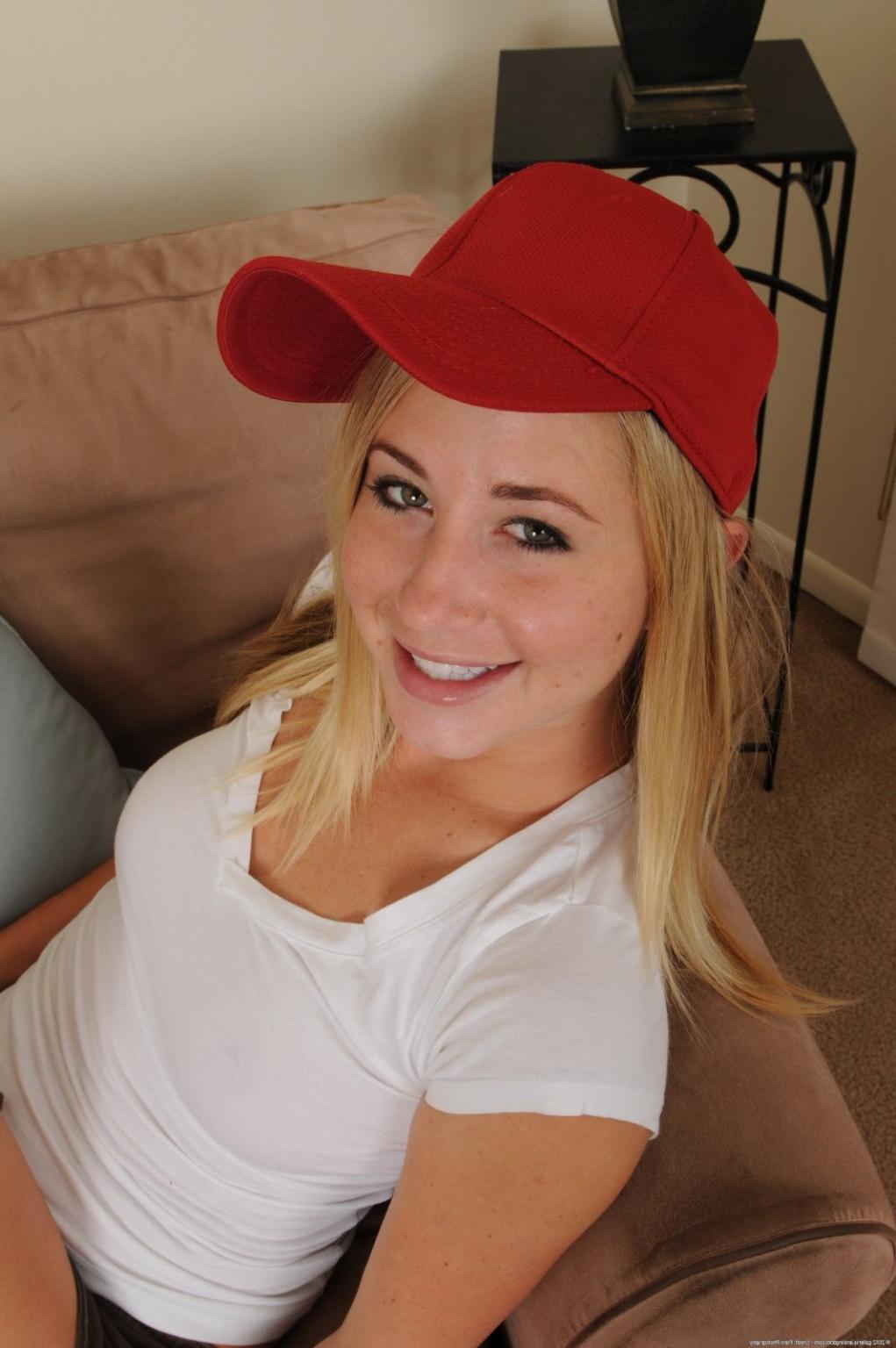 15P Cute perky amateur teen Casi James spreading
