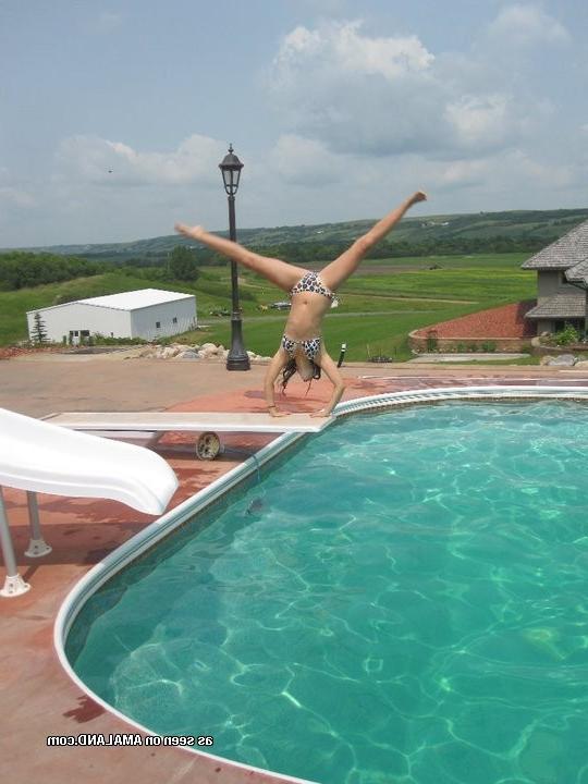 15P Variety of real natural amateur teen GFs flashing naked bodies