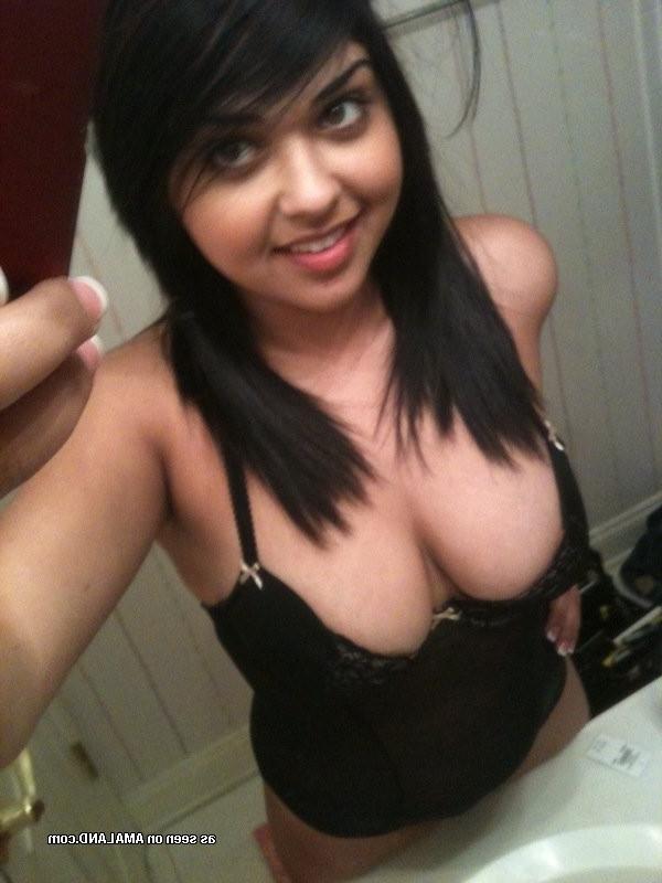 15P Variety of real natural amateur teen GFs flashing naked bodies