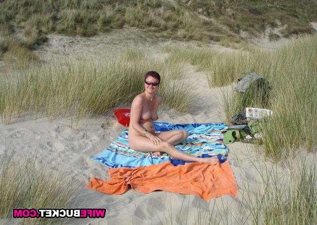 16P Real amateur MILF sex photos