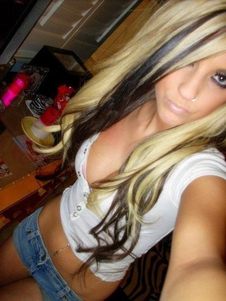 15P Selfshot emo amateur teen gfs panty teasing