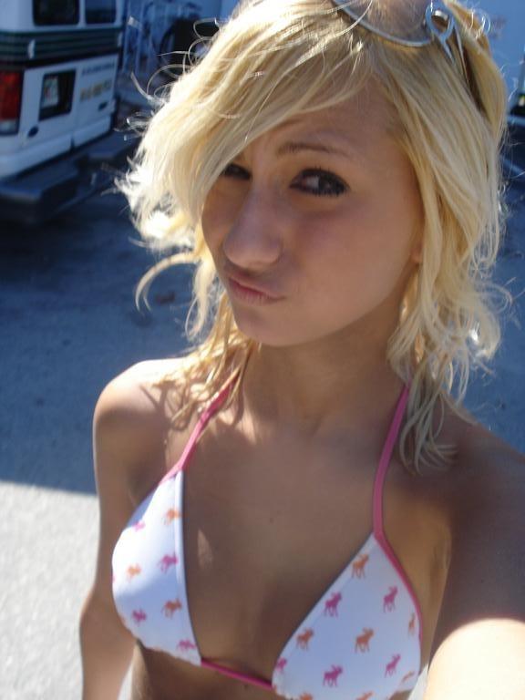 15P Selfshot emo amateur teen gfs panty teasing