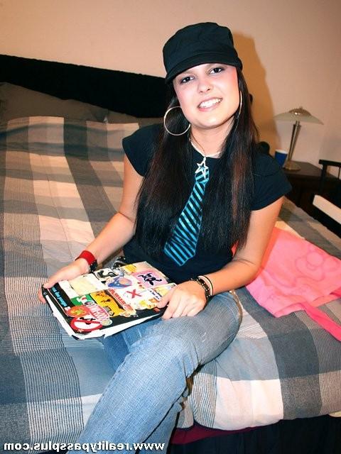16P Brunette coed Vanessa gets cash after doing the nasty 69 position