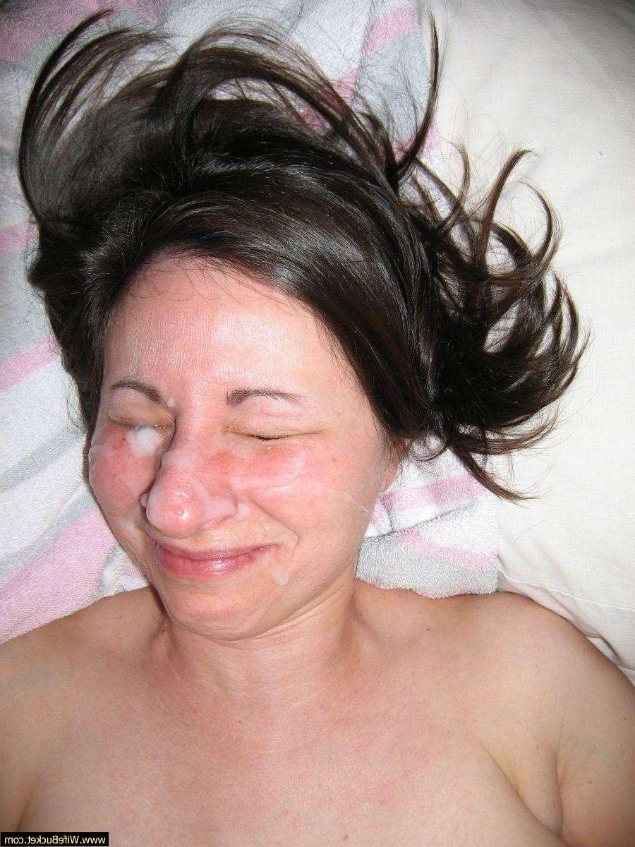 16P Real amateur MILF sex photos