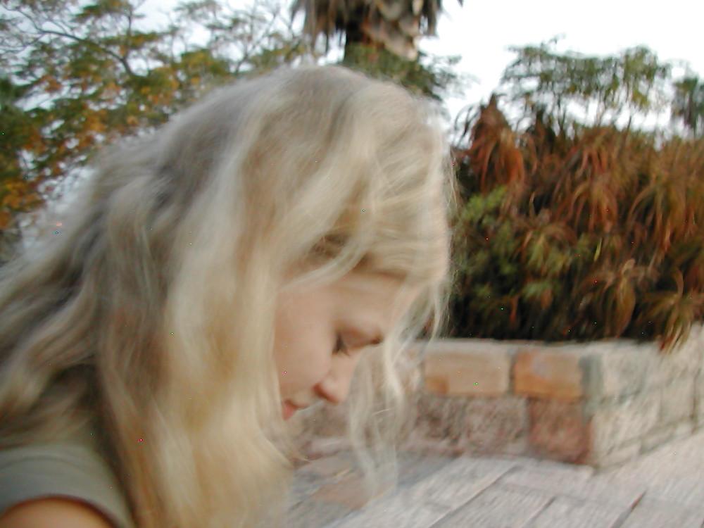25P HOT AMATEUR TEEN 23