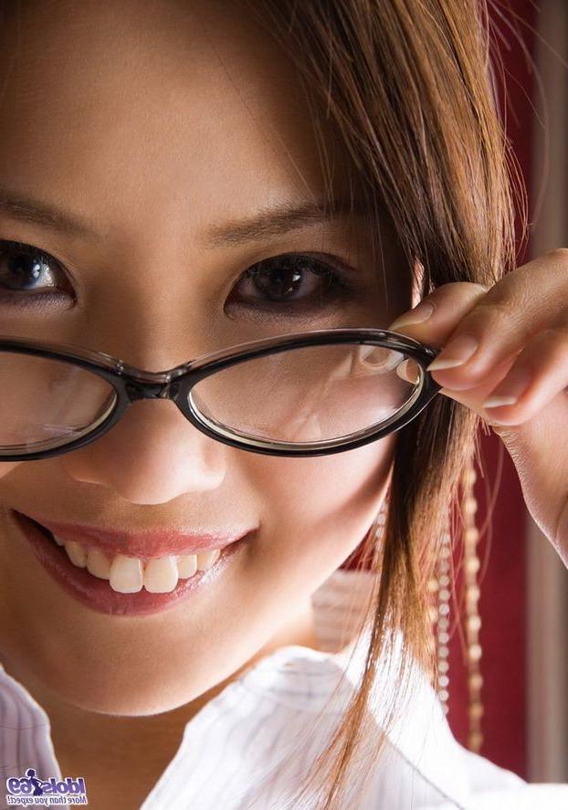 15P Cute japanese idol Haruka Yagami poses showin body