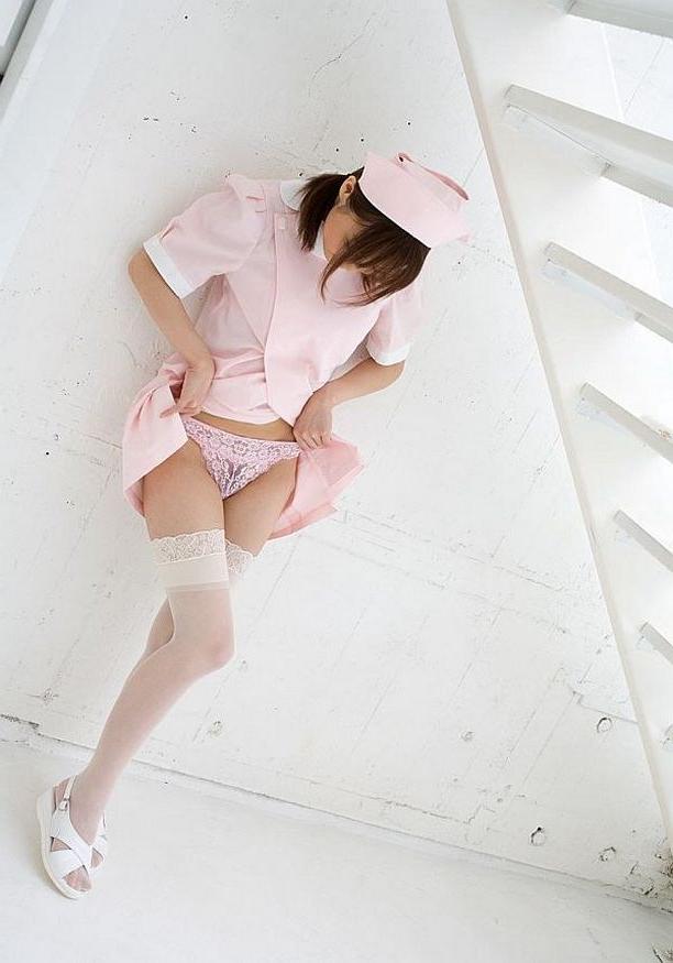 15P Pretty asian nurse Misa Kikouden posing shows tits