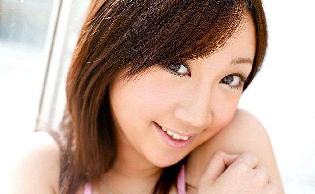 15P Sweet asian idol Ryo Akanishi shows tits and pussy