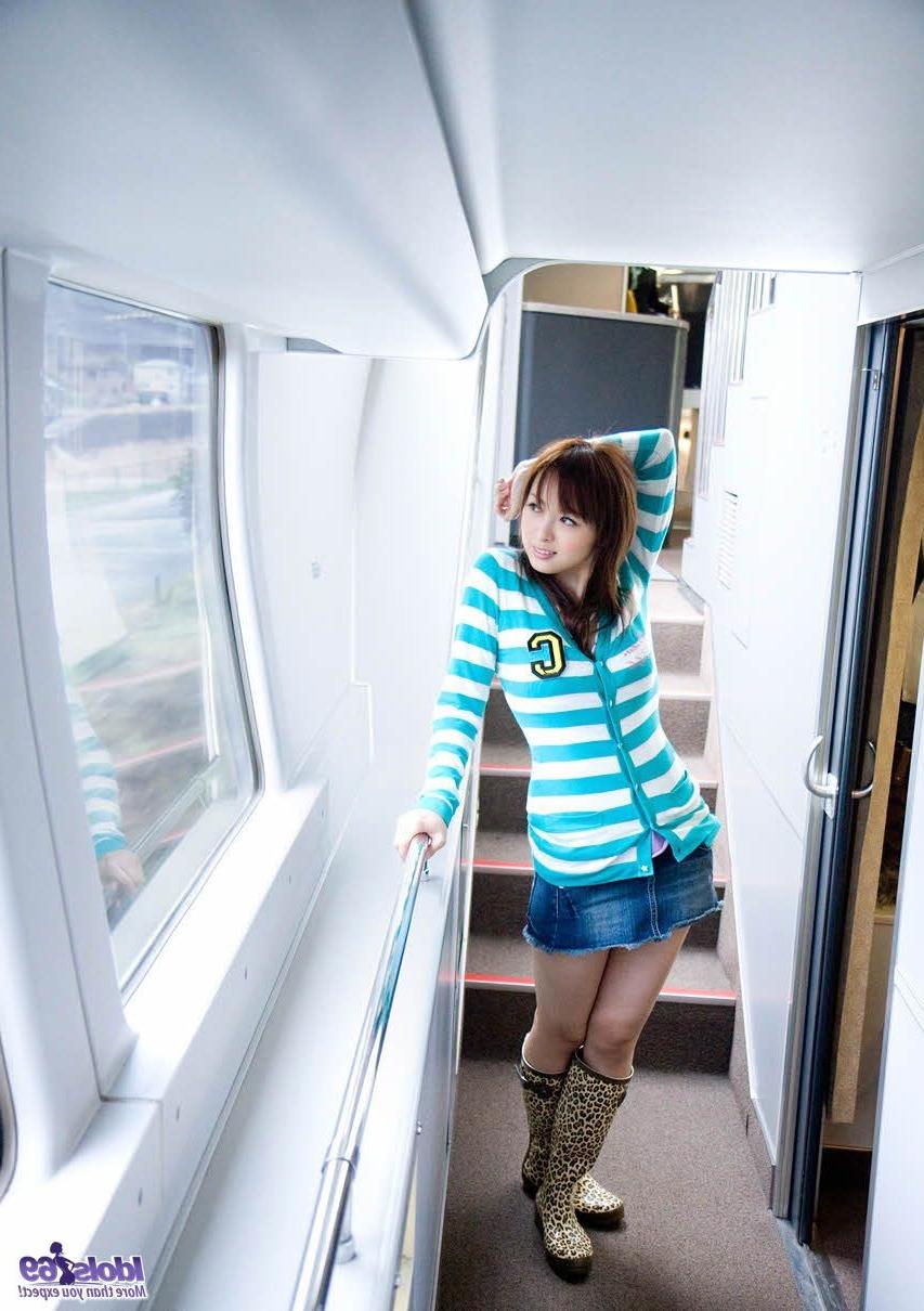 16P Namiki likes to show off her perfect body