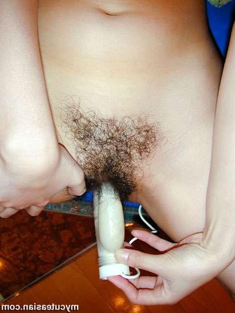 16P Busty amateur teen dildos her wet asian pussy