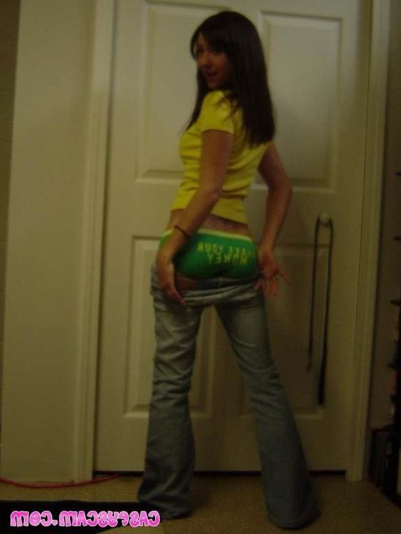 16P Amateur teen posing in bra and panties