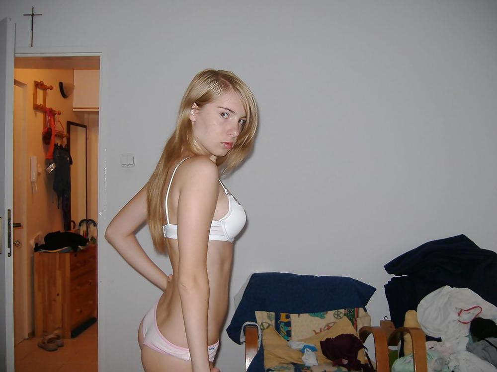 20P HOT AMATEUR TEEN 43