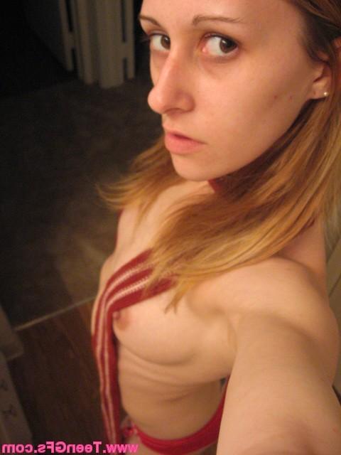 15P Nice ass amateur teen takes nude pics of herself at home