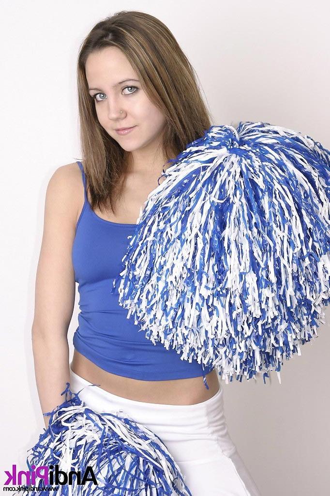 15P Sexy amateur teen cheerleader model