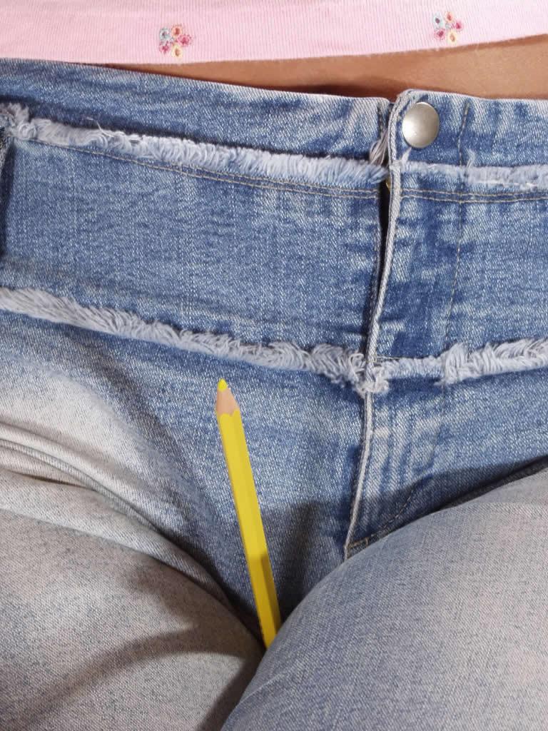 18P Horny amateur teen strips during her study break