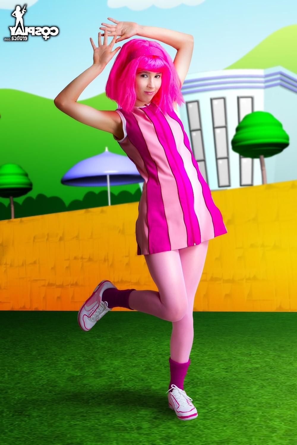 12P Lazytown cosplay