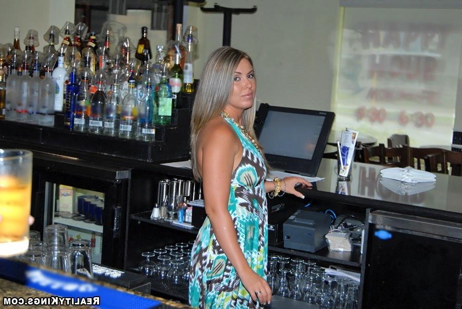 12P Check out this hottie i banged from the bar in these hot amateur milf movies
