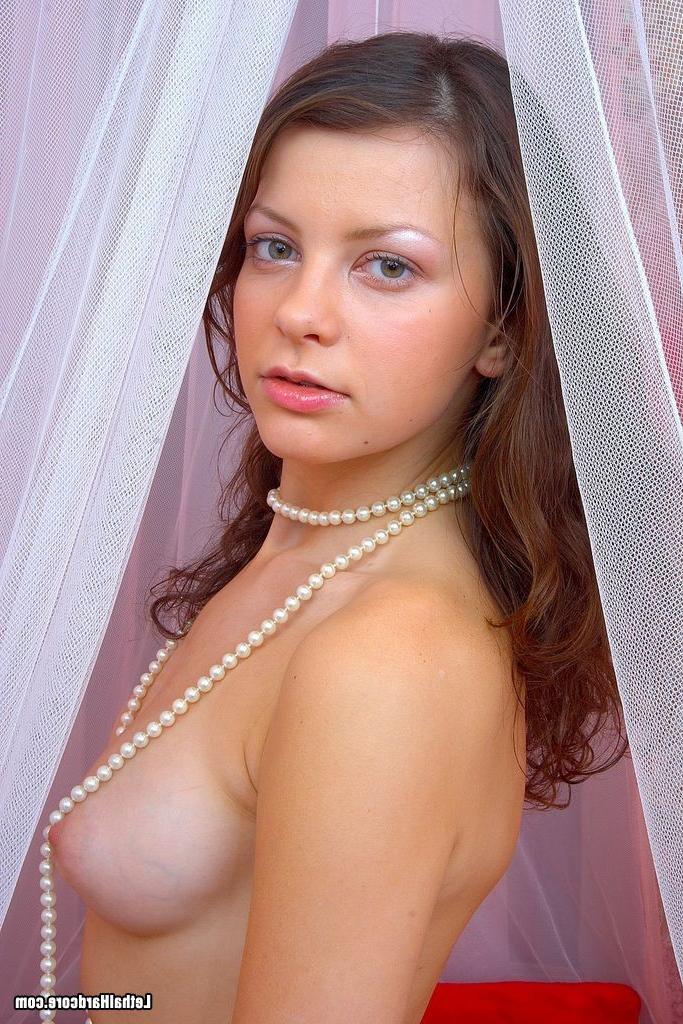 15P Sexy amateur teen posing