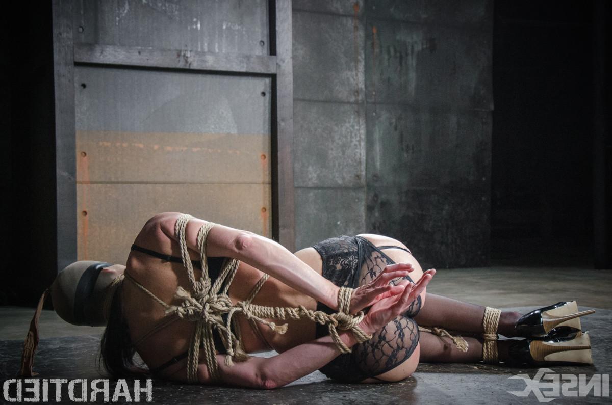 15P Award Winning MILF Gets Overloaded In Bondage!