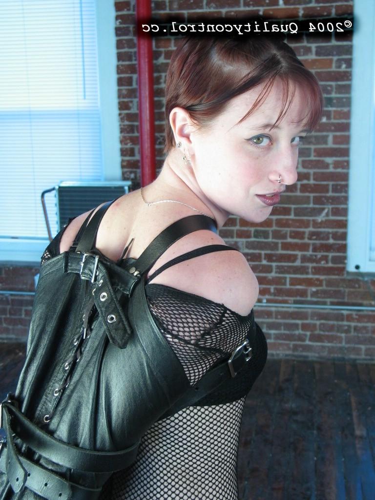 17P Quirky Girls in Escapable Lesbian Bondage